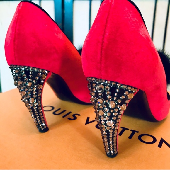 ✨RARE Louis Vuitton Frill Pump in Velvet & Mink🌙 - Picture 2 of 8